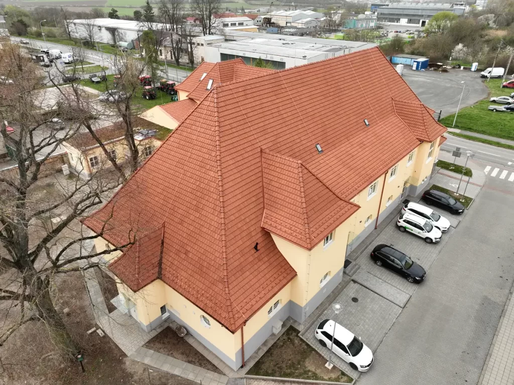 Valbová střecha pálená střešní krytina